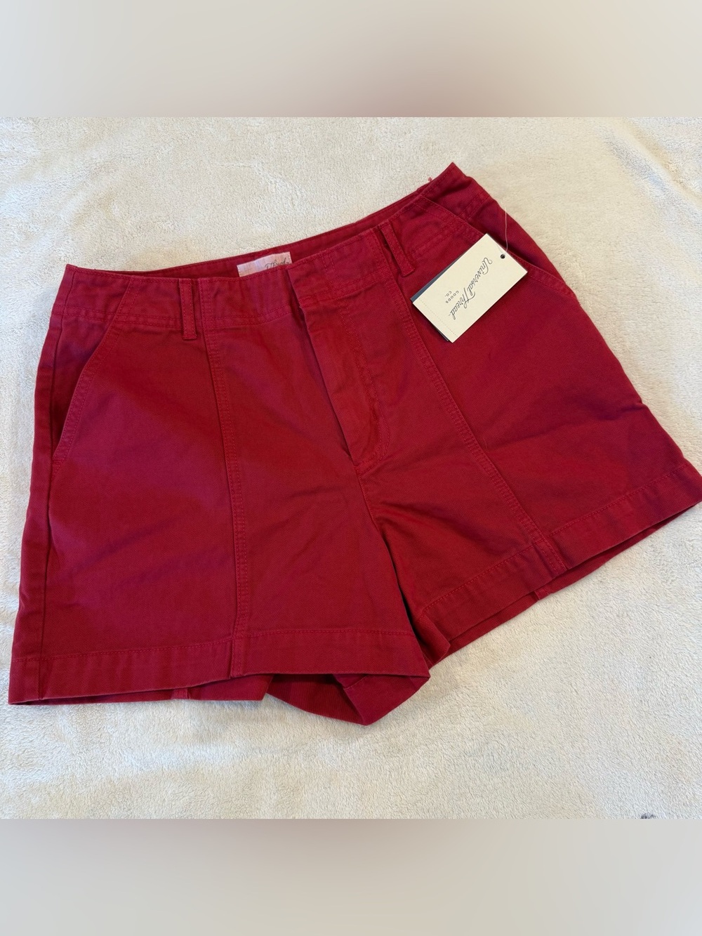 NWT Universal Thread Women's Red High-Waist Casual Shorts